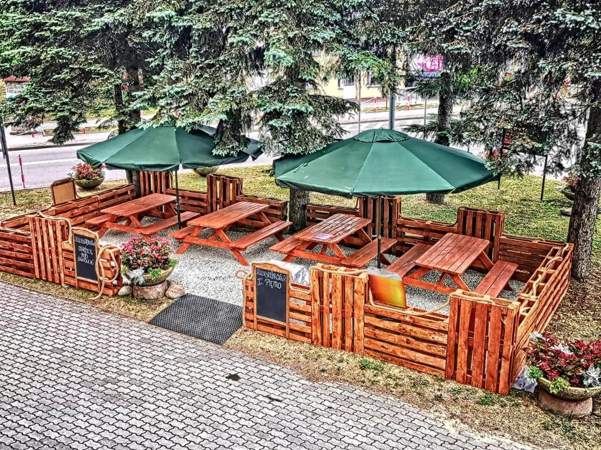 "Aleksandrowka" Restauracja I Noclegi Horyniec Dış mekan fotoğraf